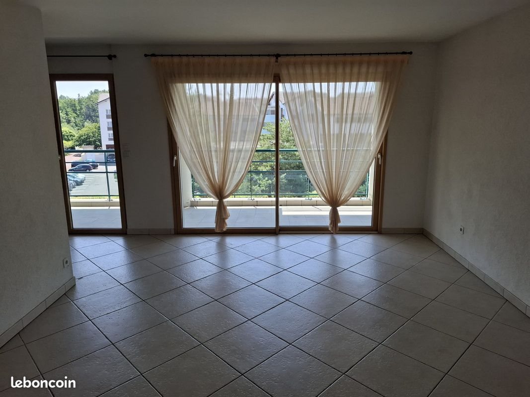 Appartement à louer, 70m², Divonne-les-Bains