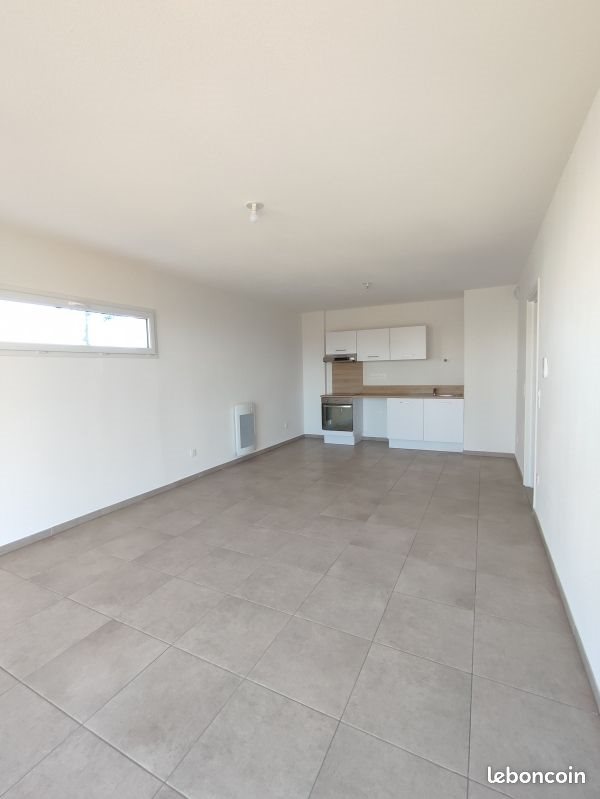 Appartement à louer, 61m², Garons