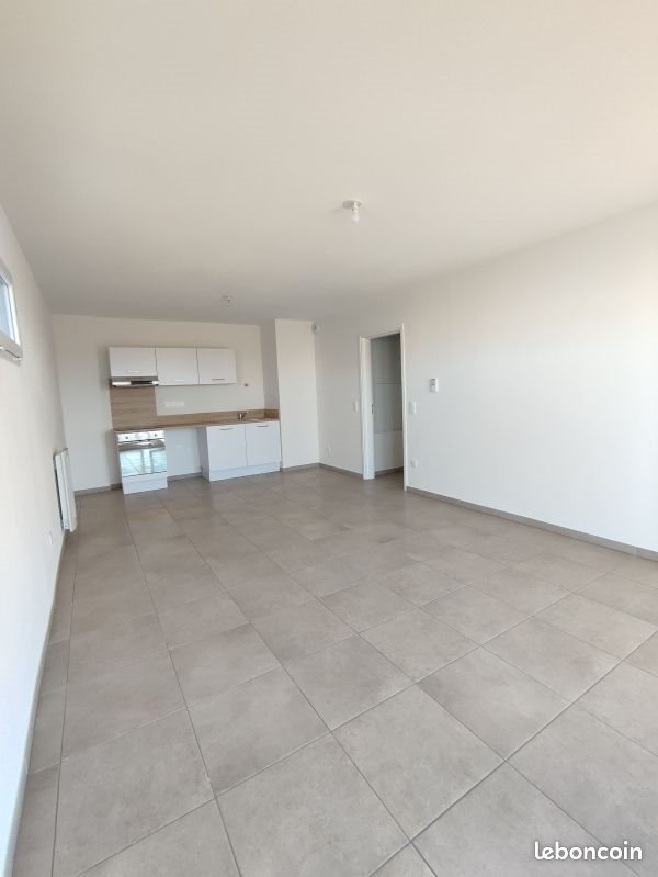 Appartement à louer, 61m², Garons