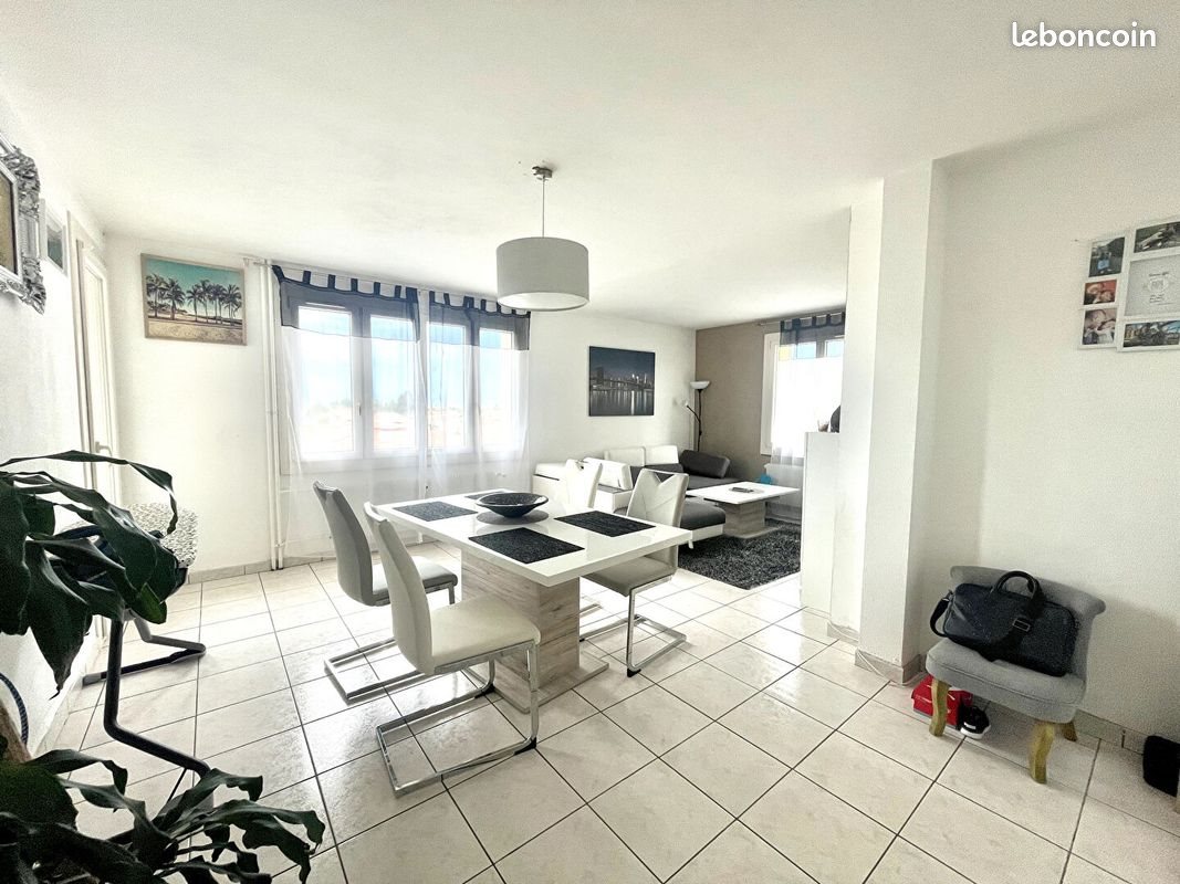 Appartement à louer, 82m², Riorges