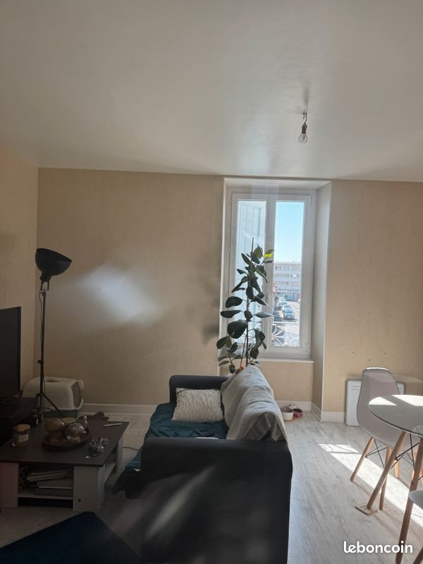 Appartement à louer, 40m², Arpajon-sur-Cère