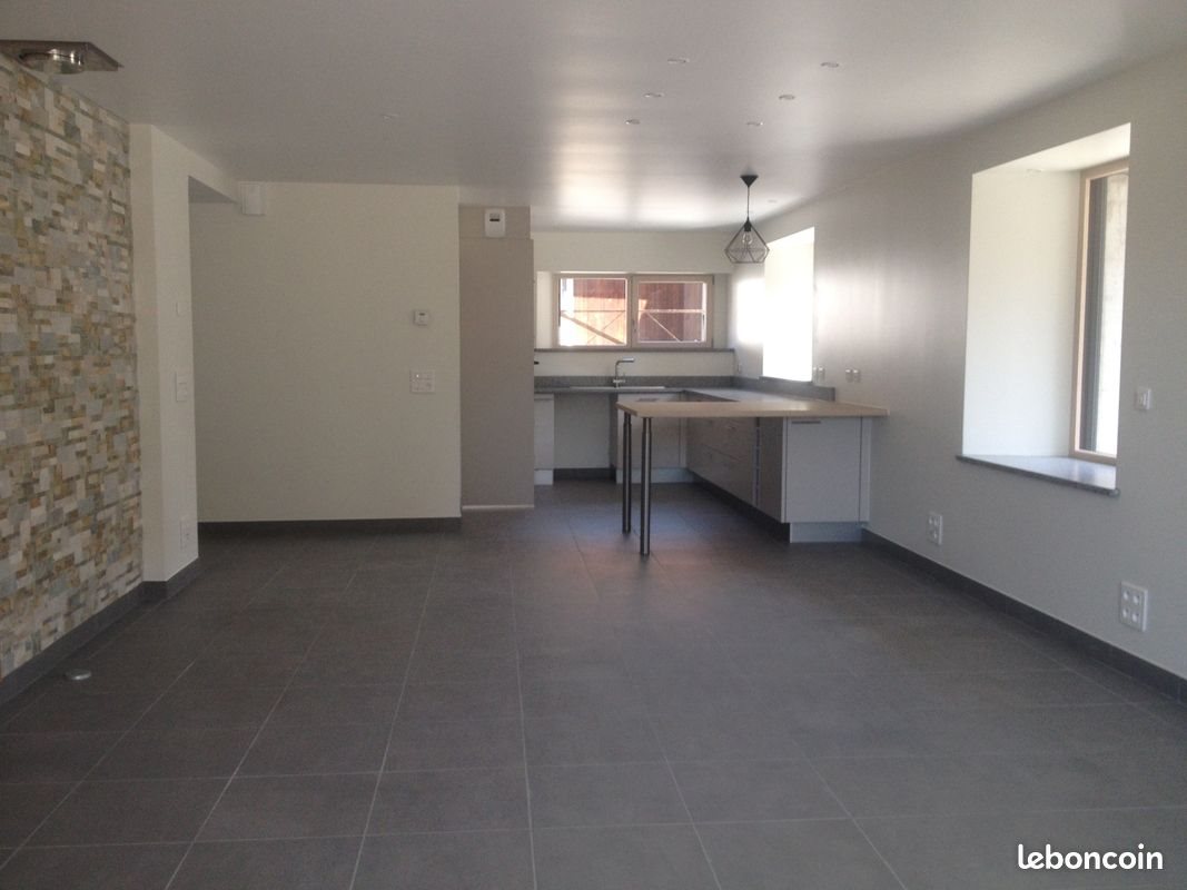 Appartement à louer, 118m², Minzier