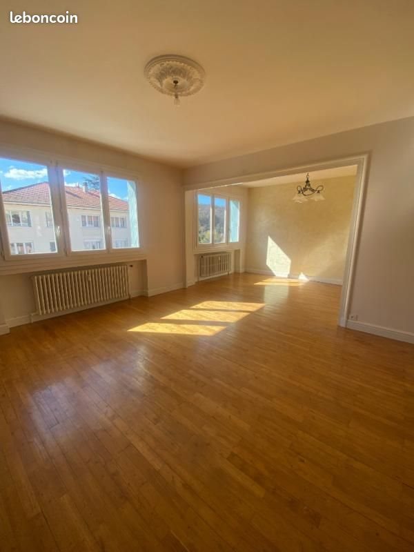 Appartement à louer, 70m², Unieux