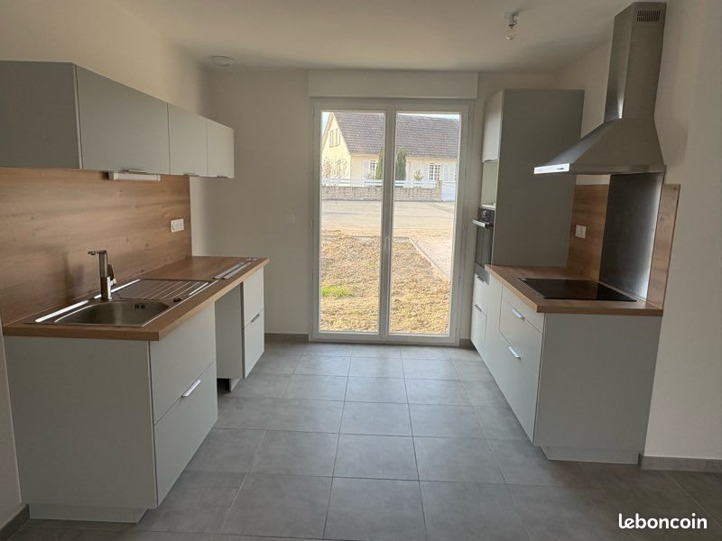 Maison à louer, 111m², Valognes