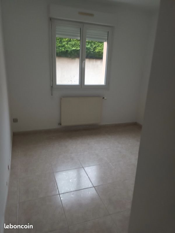 Maison à louer, 125m², Izier