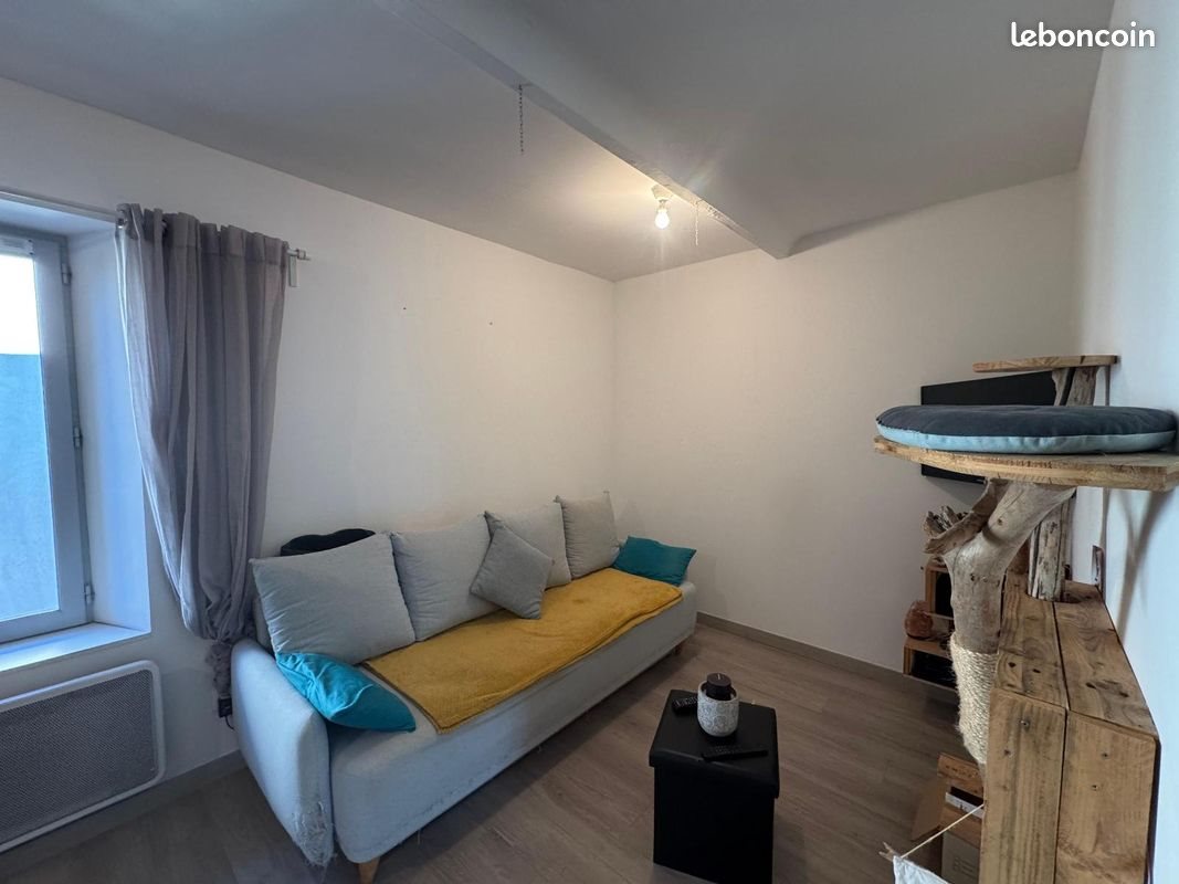 Appartement à louer, 45m², Rougiers