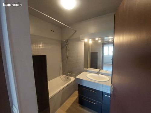 Appartement à louer, 53m², Quiévrechain