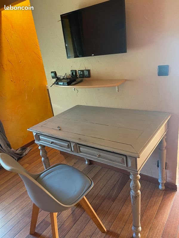 Appartement à louer, 28m², Plaimpied-Givaudins