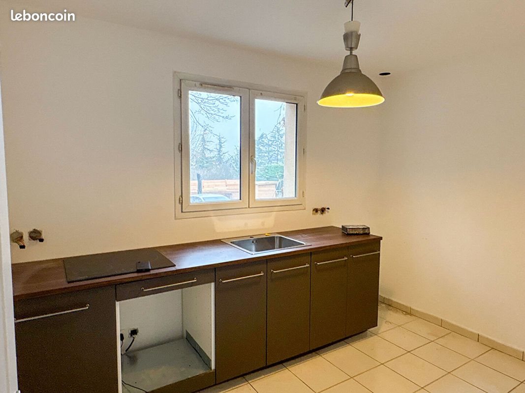 Maison à louer, 107m², Orliénas