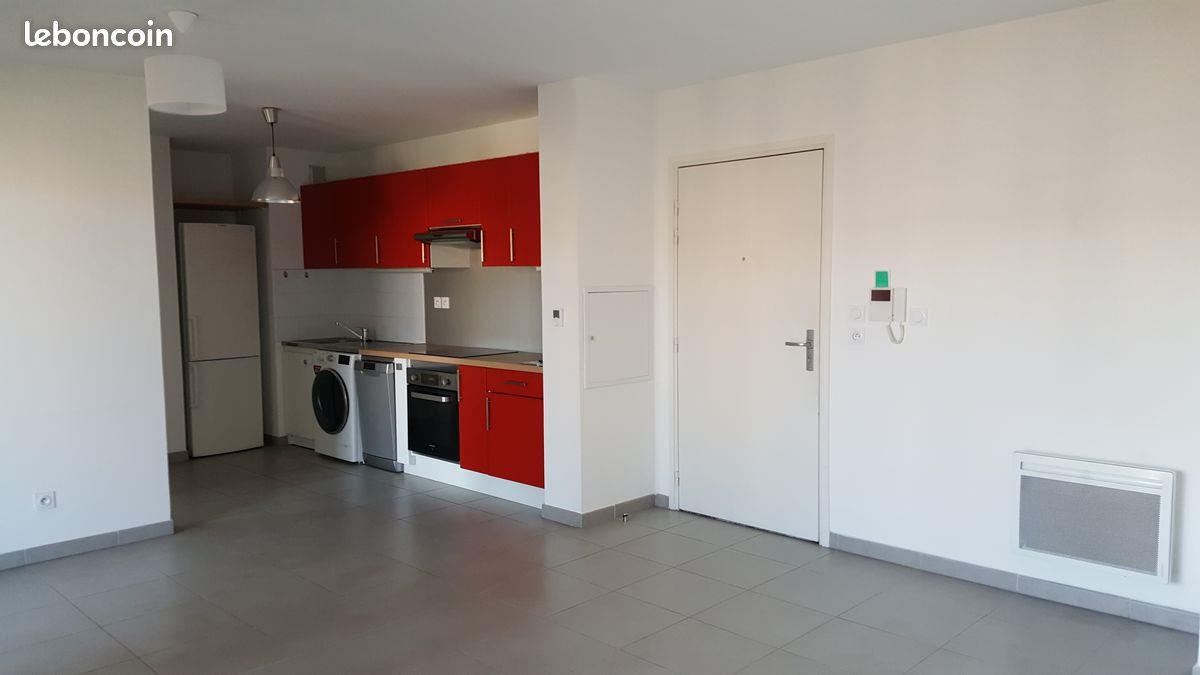 Appartement à louer, 61m², Marseille 5ème