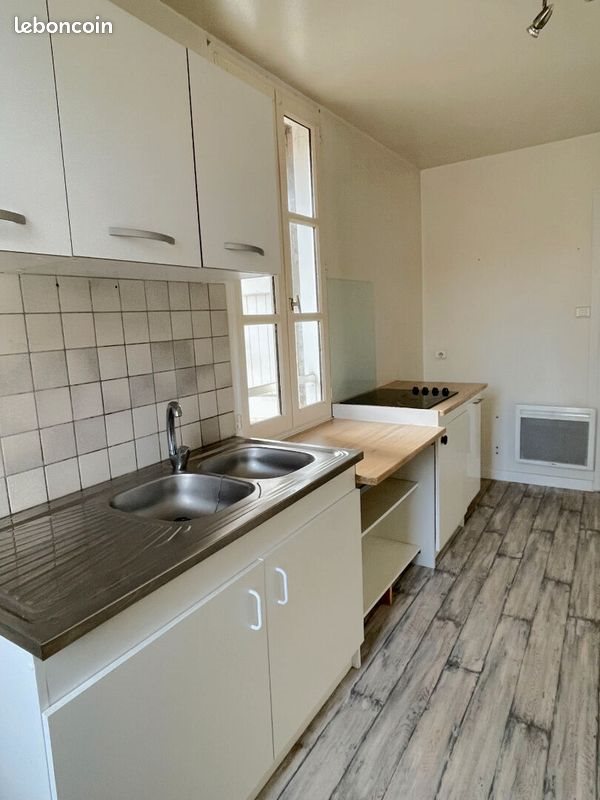 Appartement à louer, 47m², Aurillac