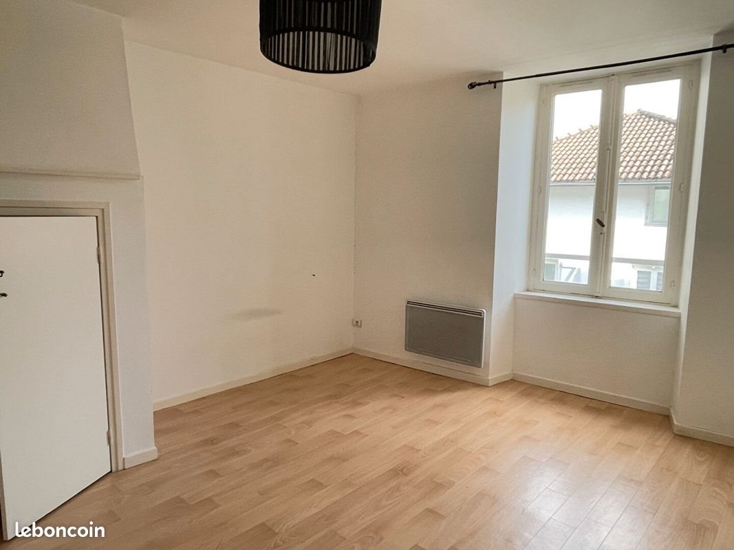Appartement à louer, 47m², Aurillac