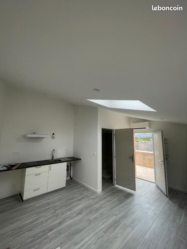 Appartement à louer, 25m², Trets