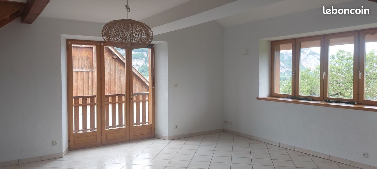 Appartement à louer, 108m², Sillingy