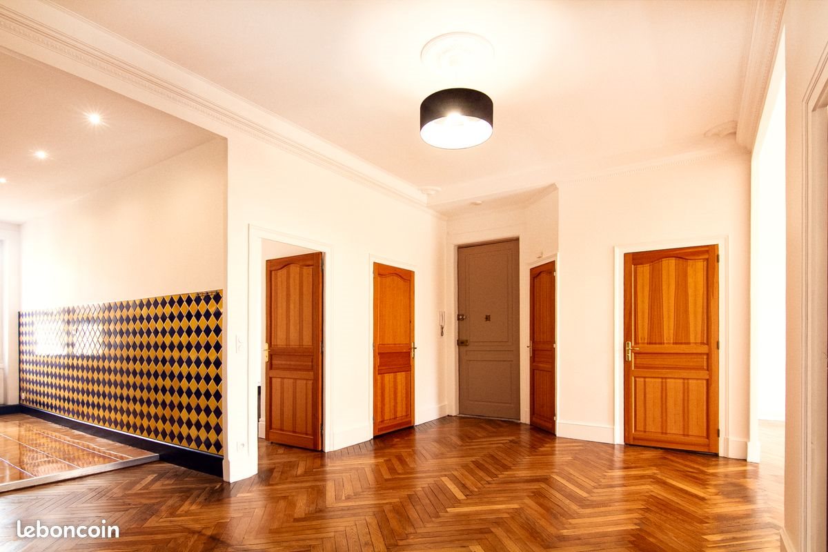 Appartement à louer, 98m², Saint-Etienne