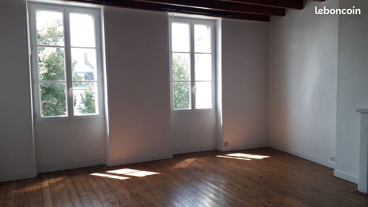 Maison à louer, 83m², Oyré