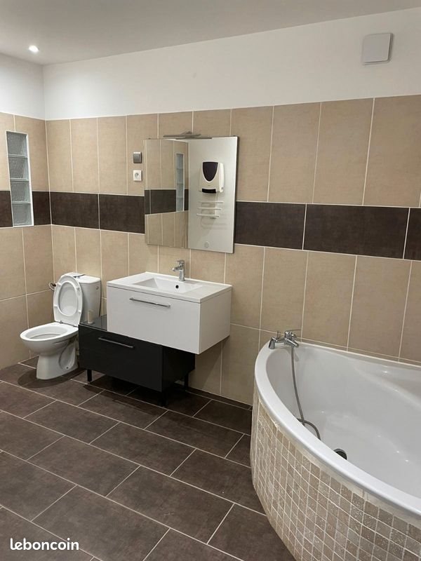 Maison à louer, 130m², Rochemaure