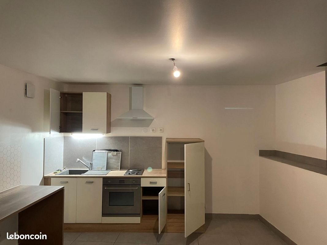 Maison à louer, 130m², Rochemaure