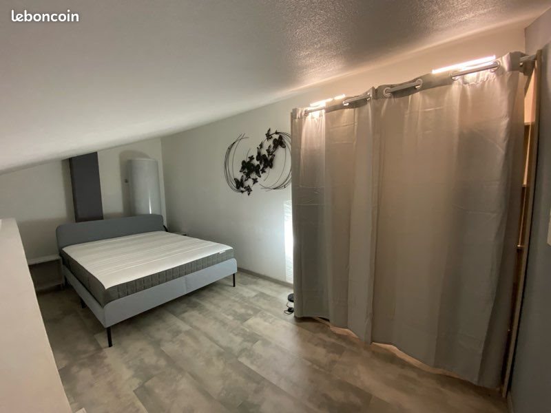 Maison à louer, 35m², Eyguières