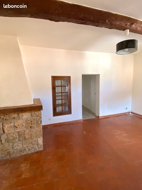 Appartement à louer, 75m², Cotignac