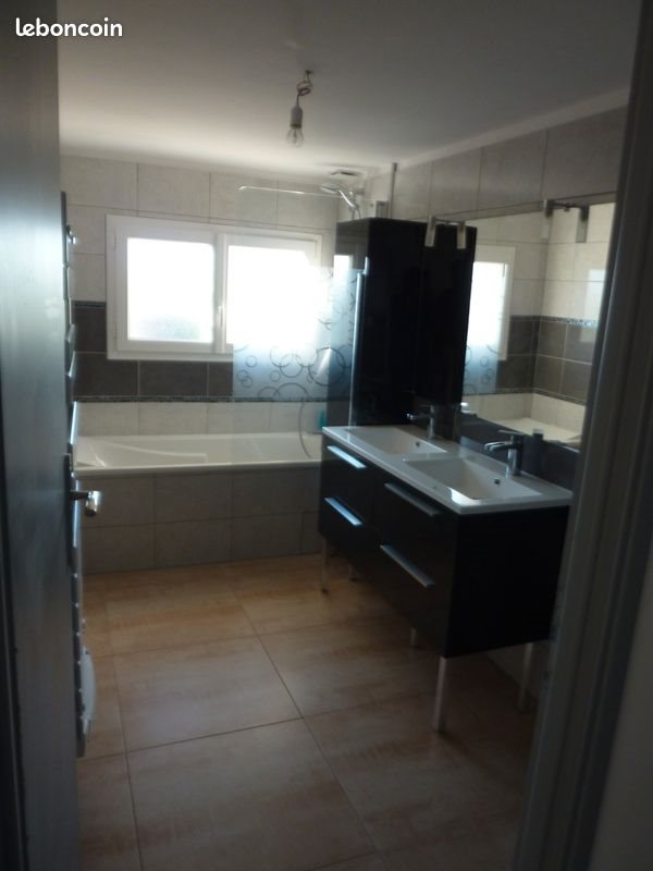 Appartement à louer, 90m², Seilh