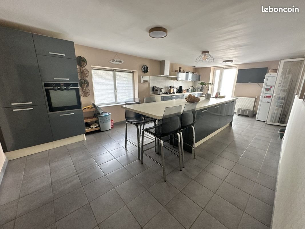 Maison à vendre, 190m², Saint-Romain-la-Virvée