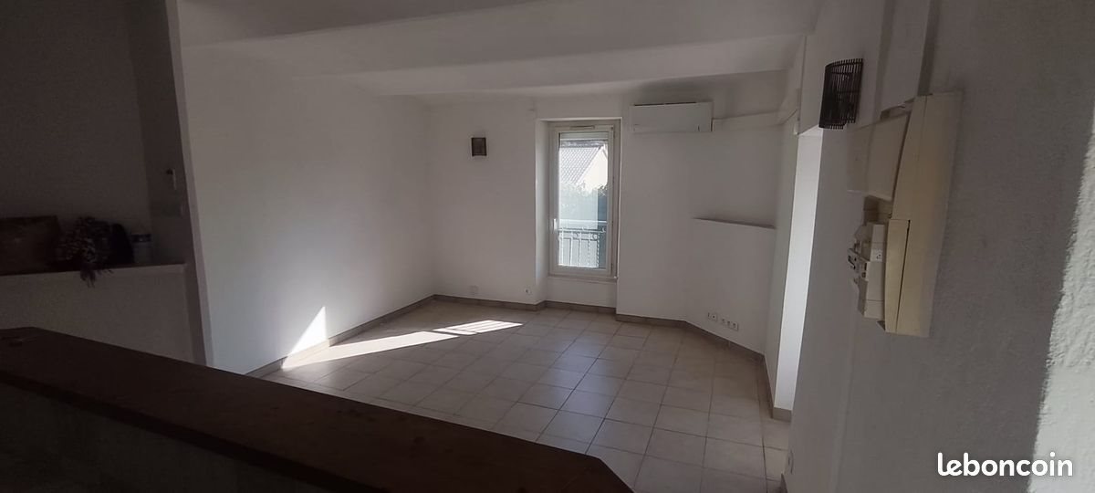 Appartement à louer, 60m², Saint-Privat-des-Vieux