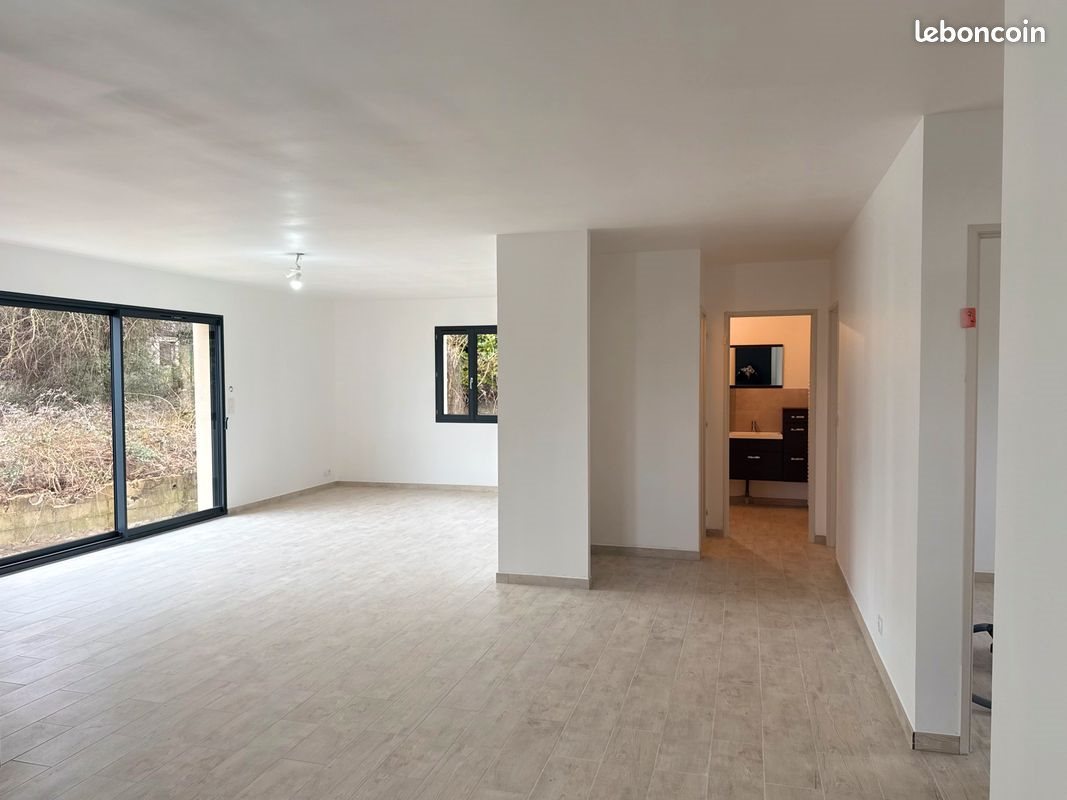 Maison à louer, 84m², Saint-André-de-Roquepertuis