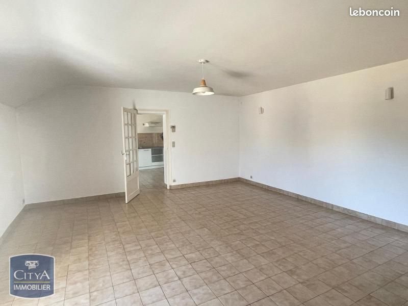 Appartement à louer, 97m², Distré