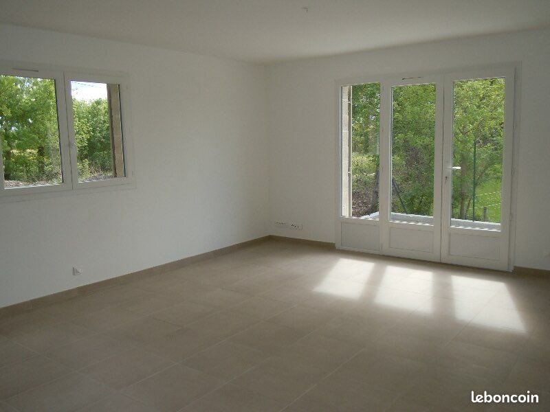 Appartement à louer, 83m², Grans