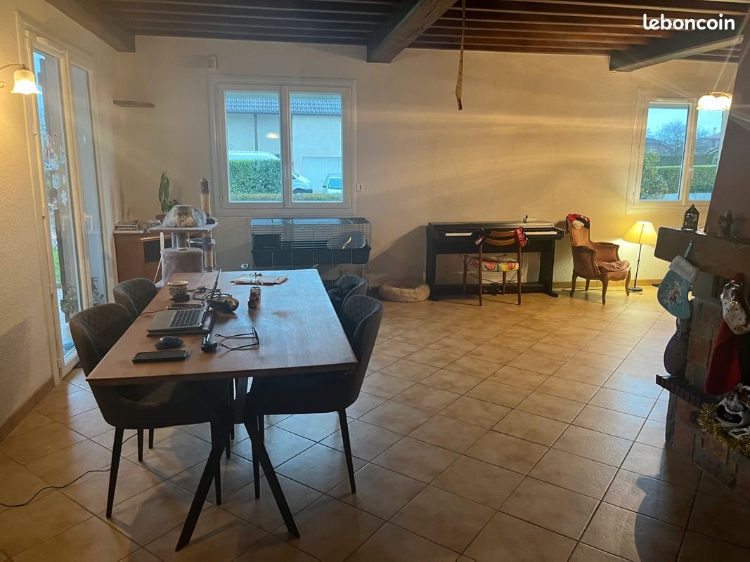 Maison à louer, 116m², Curtafond