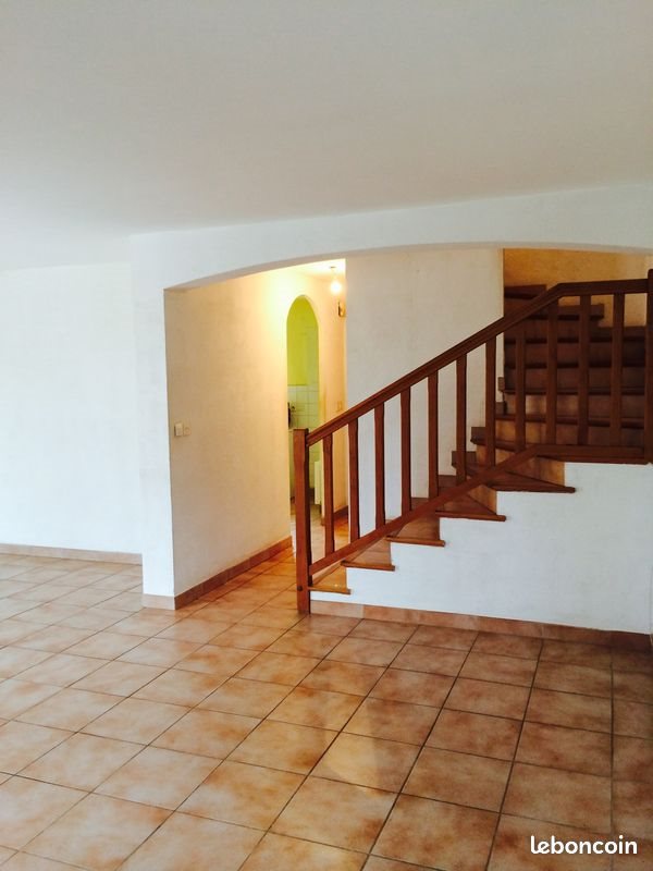 Maison à louer, 85m², Florensac