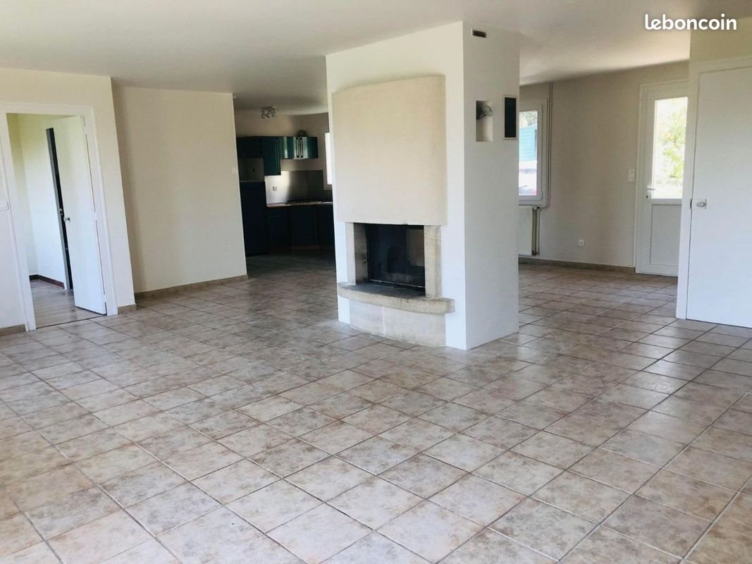 Maison à louer, 105m², Malville