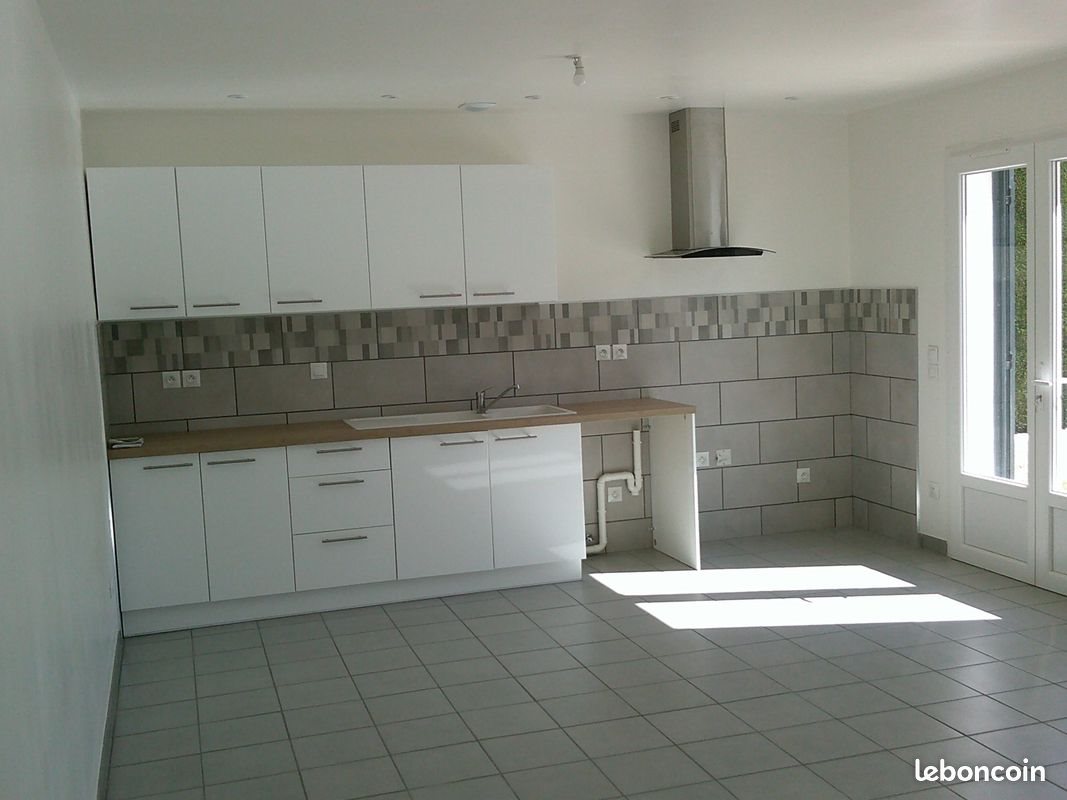 Maison à louer, 48m², Dumes