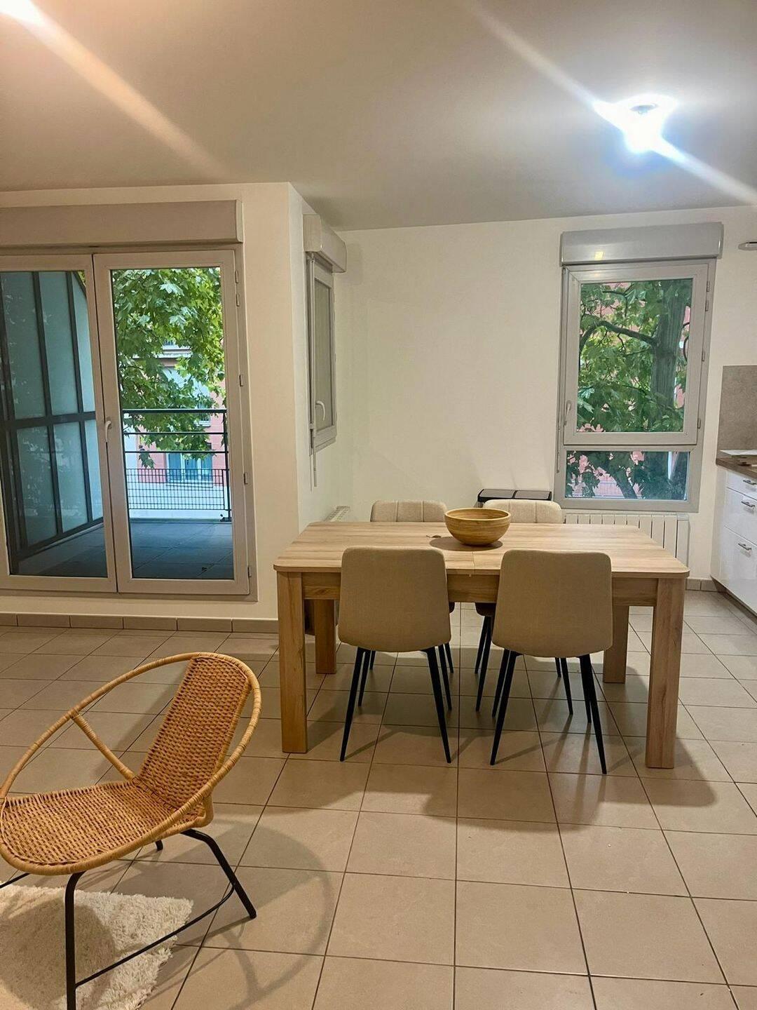 Appartement à louer, 65m², Lyon 8ème