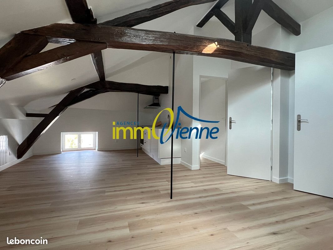 Appartement à louer, 48m², Lussac-les-Châteaux