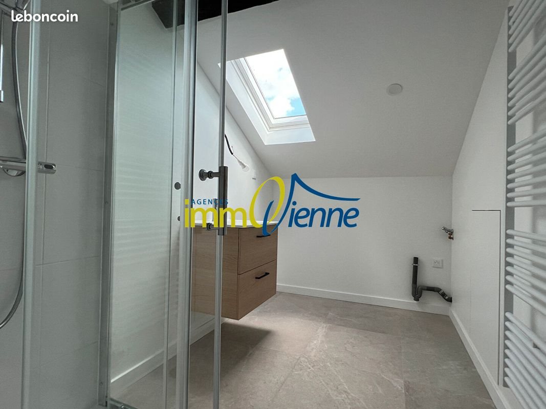 Appartement à louer, 48m², Lussac-les-Châteaux