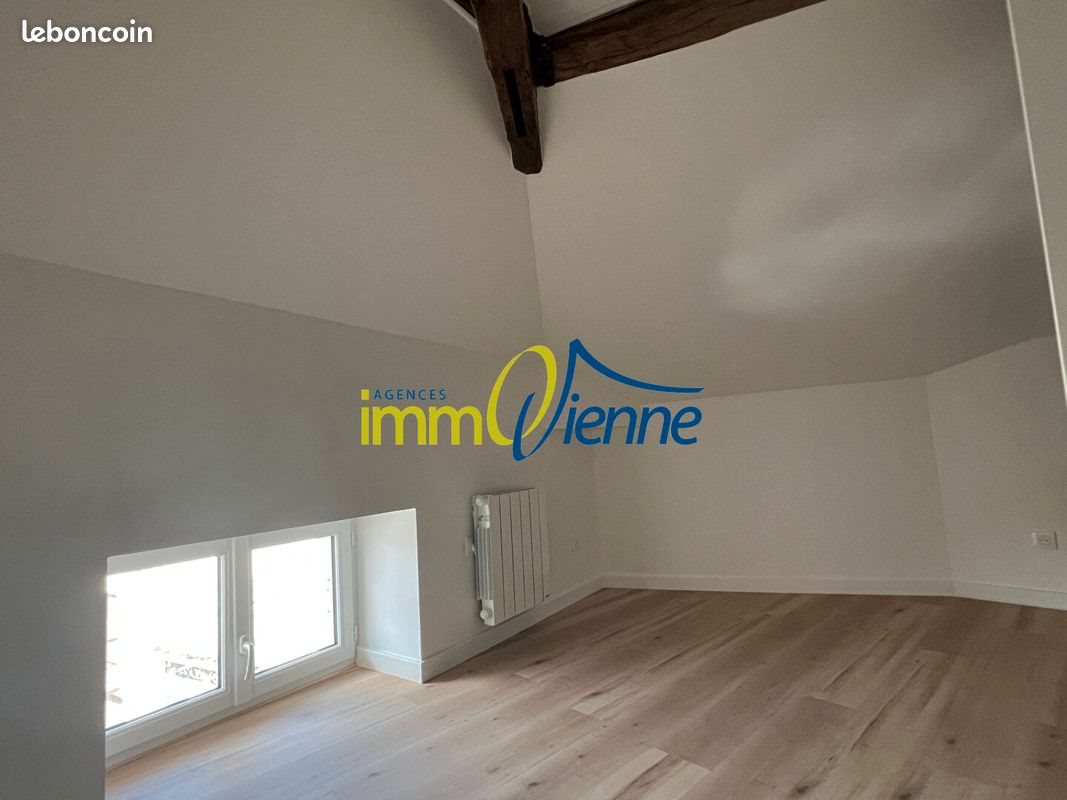 Appartement à louer, 48m², Lussac-les-Châteaux