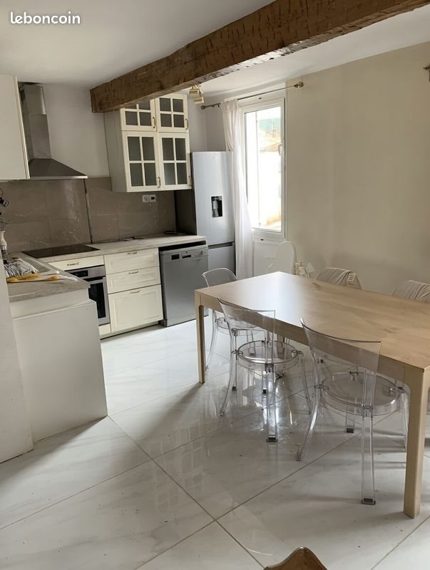 Appartement à louer, 60m², Saint-Zacharie