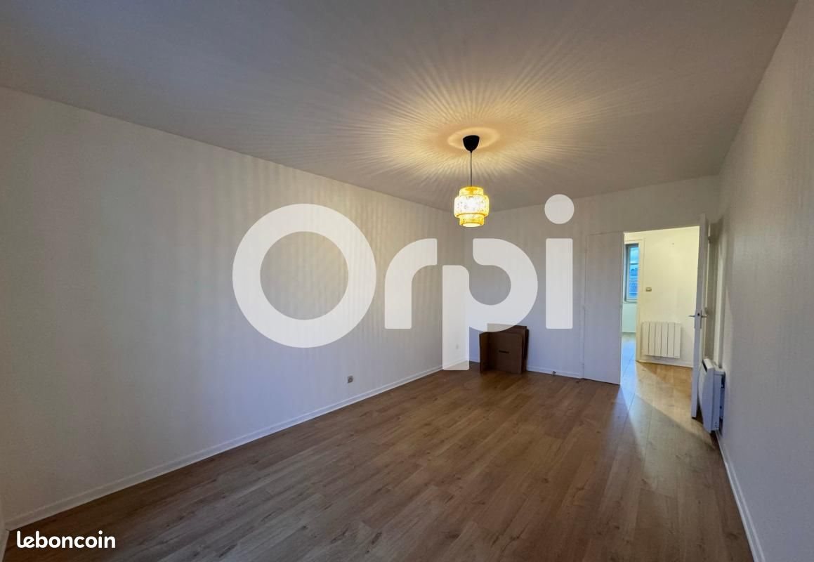 Appartement à louer, 69m², Beaurepaire