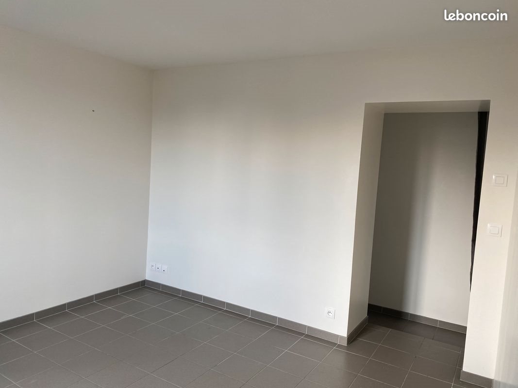 Appartement à louer, 45m², Dangé-Saint-Romain