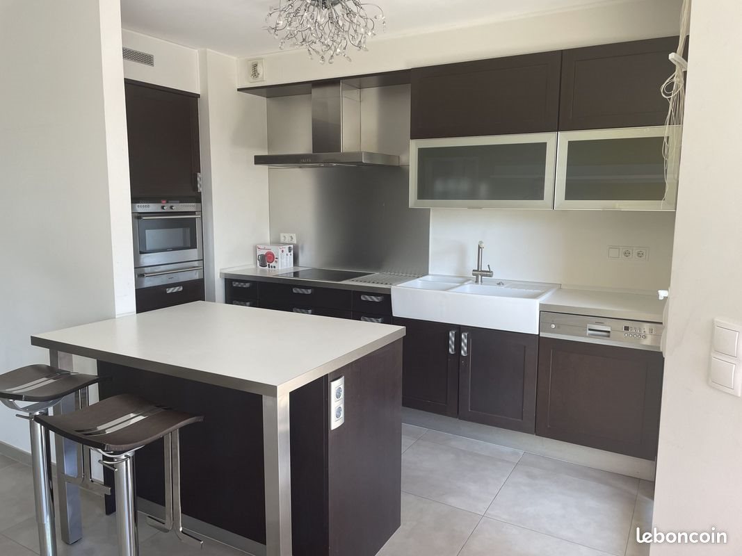 Maison à louer, 90m², Ambonil