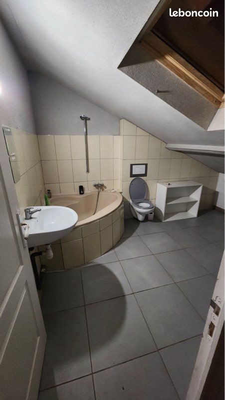 Appartement à louer, 70m², Dasle