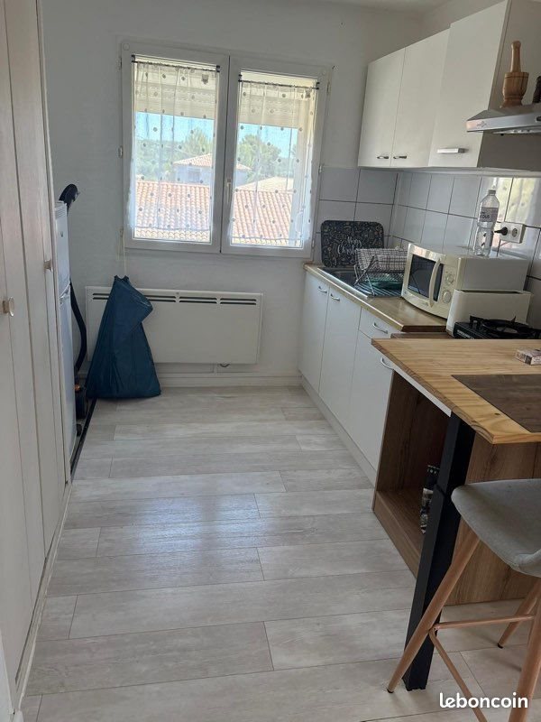 Appartement à louer, 45m², Estézargues
