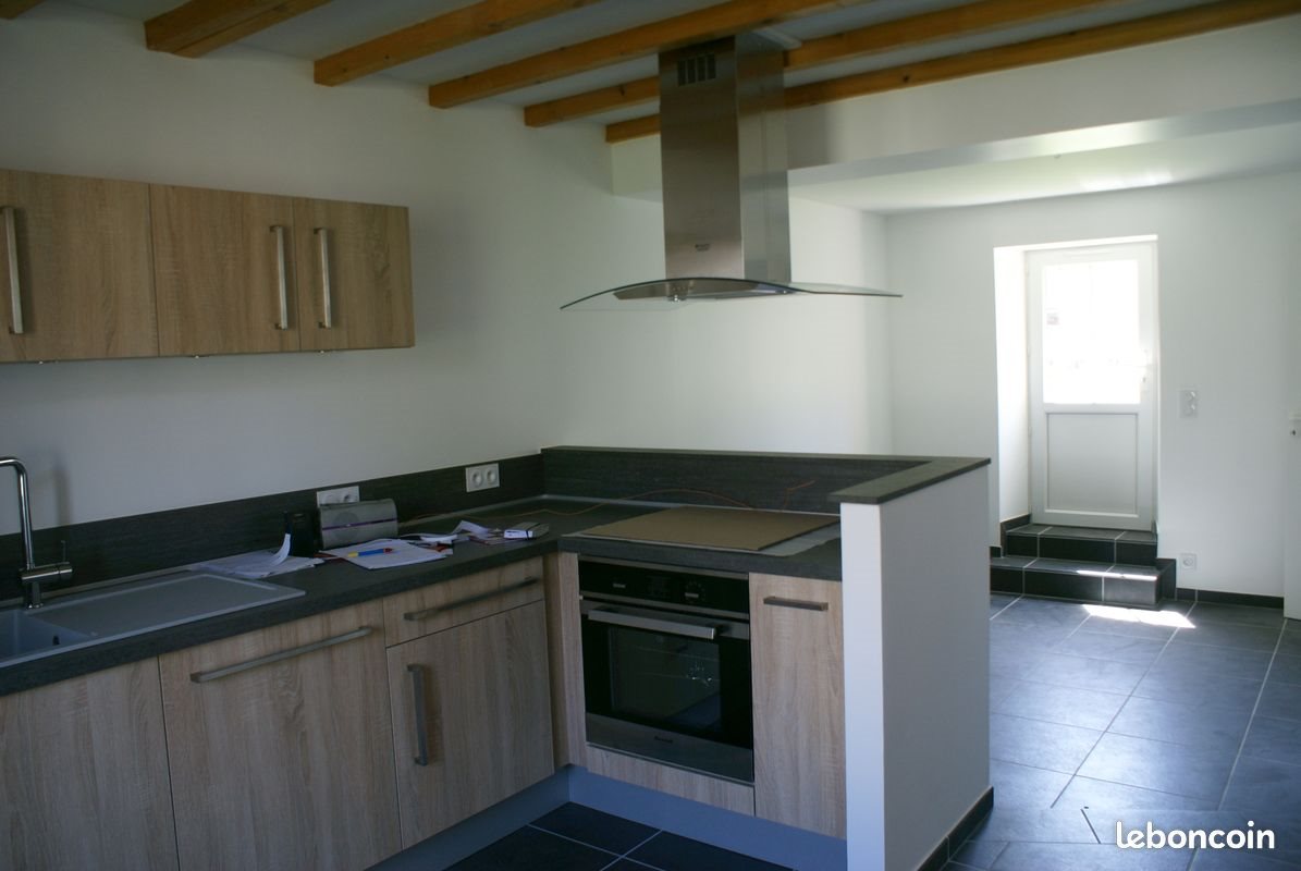 Maison à louer, 85m², Maussac