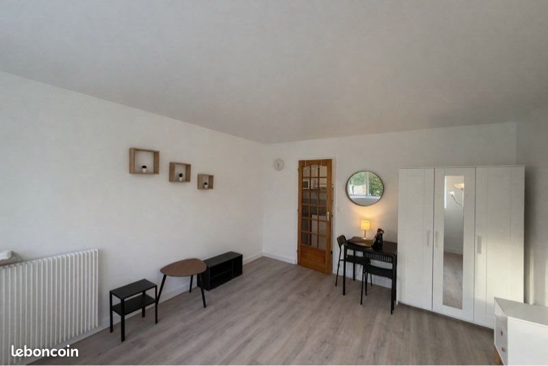 Appartement à louer, 23m², Évry-Courcouronnes