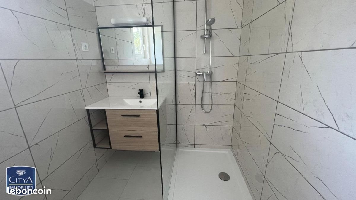 Appartement à louer, 36m², Marignane