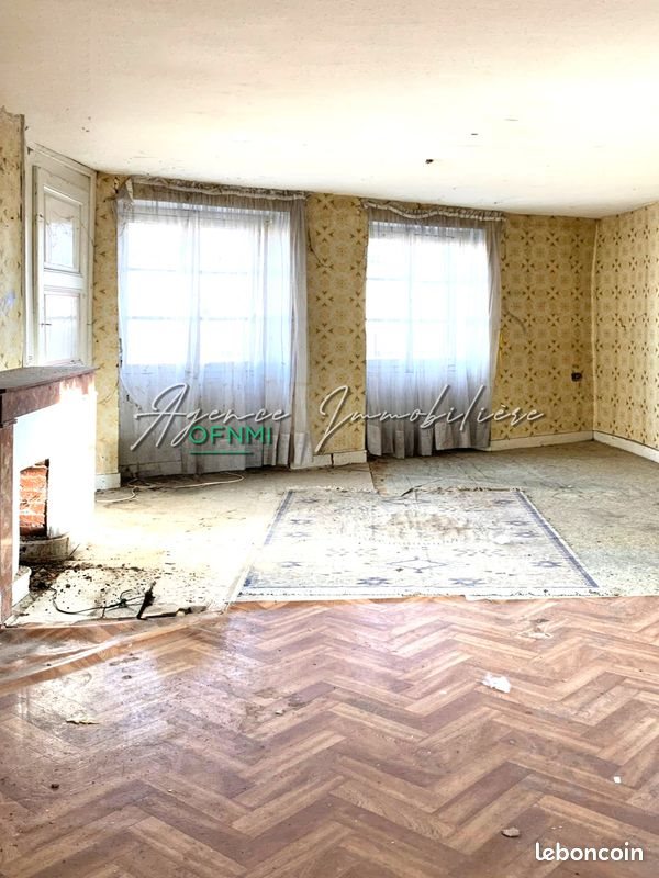 Appartement à vendre, 280m², Saint-Marcellin-en-Forez