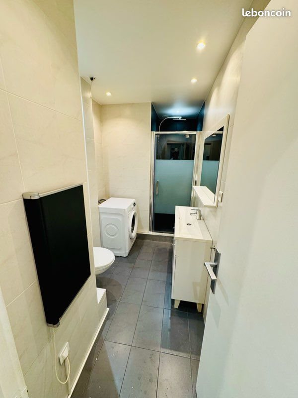 Appartement à louer, 40m², Marseille 8ème