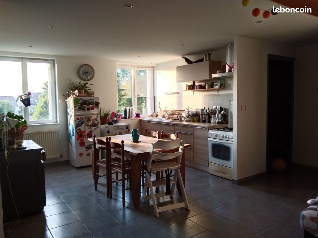 Appartement à louer, 80m², Larrivoire